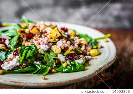 Healthy salad with spinach,quinoa and roasted vegetables Healthy salad with spinach,quinoa and roasted vegetables 14903806