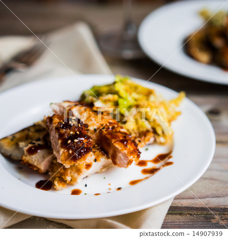 Grilled chicken with vegetables Grilled chicken with vegetables 14907939