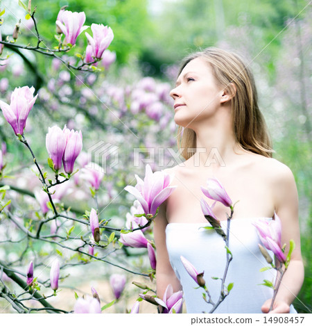 Beautiful Spring Girl with flowers Beautiful Spring Girl with flowers 14908457
