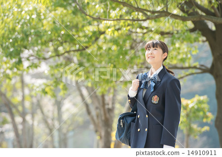 Fresh green and students 14910911