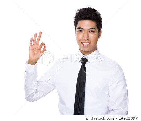 Businessman with ok sign 14912097