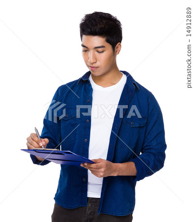 Man write on clipboard 14912889