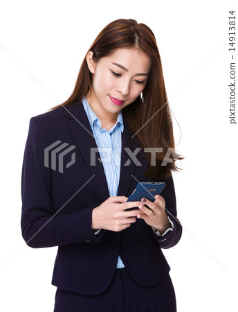 Businesswoman look at the cellphone 14913814