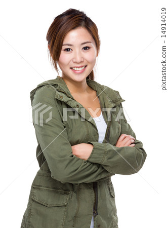 Young confident woman 14914019