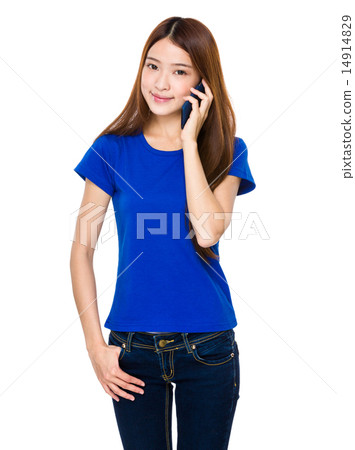 Chinese woman talk to mobile phone Chinese woman talk to mobile phone 14914829