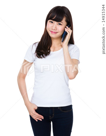 Asian woman talk to mobile phone Asian woman talk to mobile phone 14915344