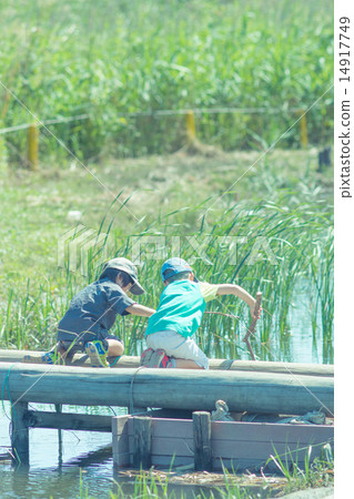 Crayfish fishing Crayfish fishing 14917749