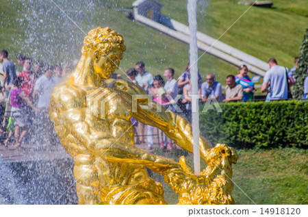 Closeup Samson Fountain in Peterhof, Russia Closeup Samson Fountain in Peterhof, Russia 14918120