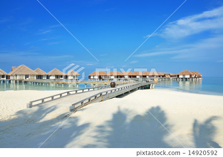 Sunny beach resort 14920592