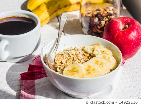 oatmeal with bananas, apples, nuts  14922110