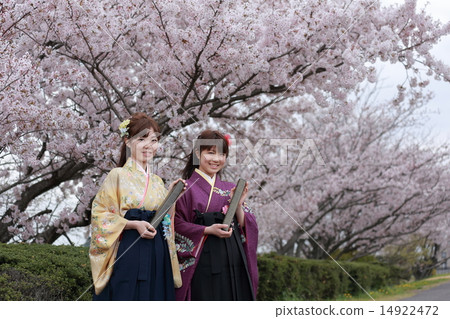 10.20 Japanese woman hakama post diploma in twenties 14922472