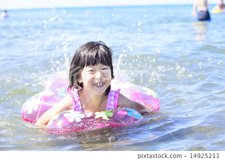 Swimming in the sea 14925211