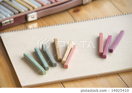 彩色蠟筆和寫生 彩色蠟筆和寫生 14925410