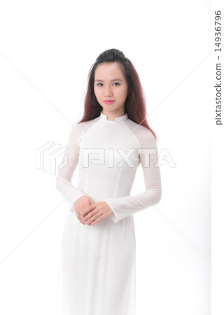 Vietnamese girls wearing Ao-zai 14936796