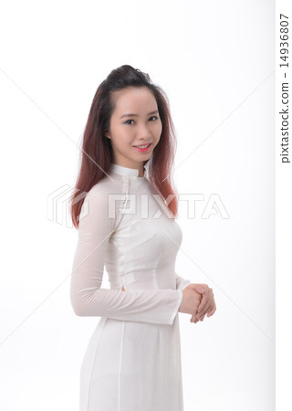 A young woman wearing Ao-zai 14936807