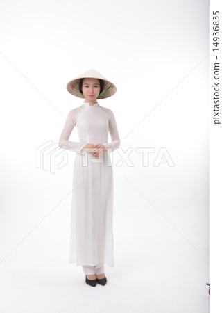 A young woman wearing Ao-zai 14936835