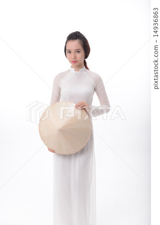 A young woman wearing Ao-zai 14936863