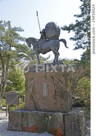 Kaga Hyōmaishi clan's ancestor Maeda Toshiya statue 14938024