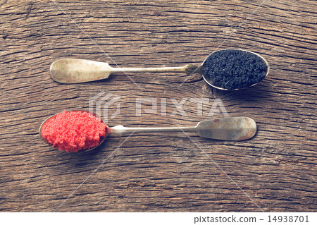 black and red caviar in spoon 14938701