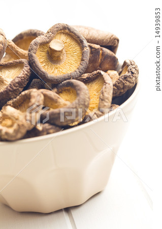 dried shiitake mushrooms 14939853