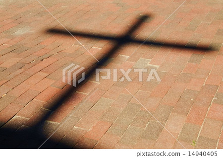 Shadow of the cross 14940405