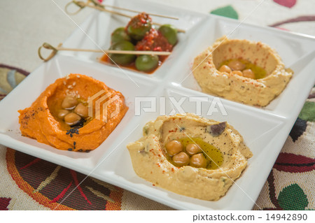 Delicious and healthy hummus Delicious and healthy hummus 14942890