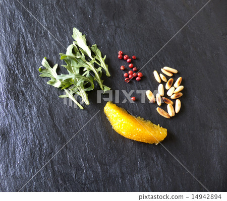 Rocket salad ingredients 14942894