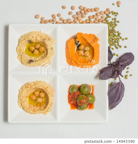 Delicious and healthy hummus Delicious and healthy hummus 14943390