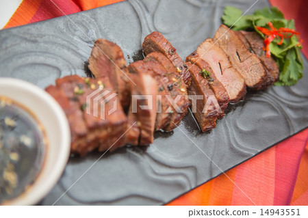 organic fresh ripe roasted beef meat with sauce organic fresh ripe roasted beef meat with sauce 14943551