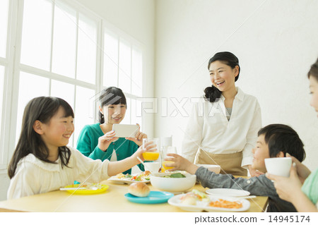 Elementary school student - friend 14945174