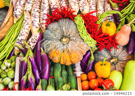 Close up of various colorful raw vegetables Close up of various colorful raw vegetables 14946215