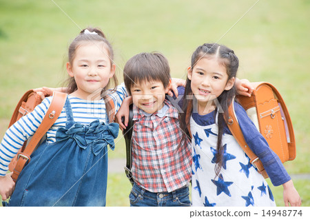 Elementary school students 14948774
