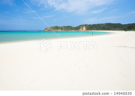 海灘和Ibu-bama在沖繩島 14948830