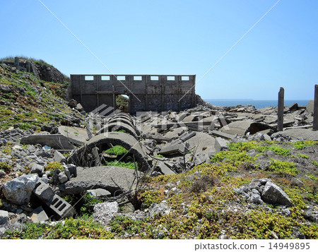 North Kitaito Island phosphorous ore storehouse trace 14949895
