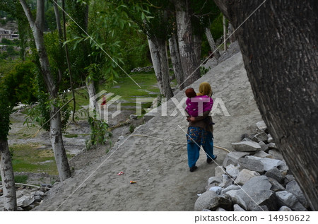 Pakistan Hunzakalibabad Granny and Baby Walking 14950622
