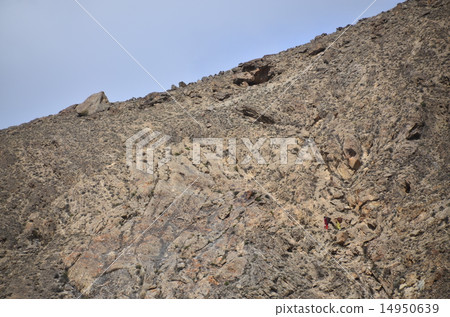 巴基斯坦罕薩卡利姆巴德巴基斯坦攀登陡峭的懸崖山 巴基斯坦罕薩卡利姆巴德巴基斯坦攀登陡峭的懸崖山 14950639