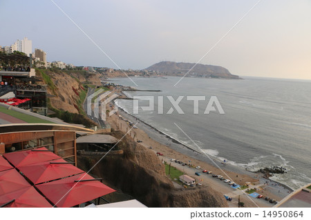 World Heritage Shopping mall in Lima, the capital city of Peru Larco Mull and the Pacific 14950864