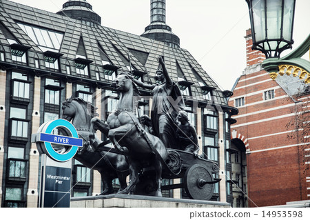 Boadicea statue and Portcullis house in London 14953598