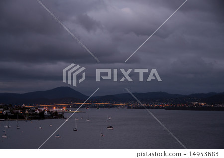 Hobart Evening 14953683