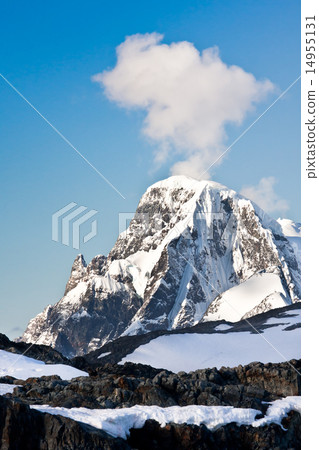 Beautiful snow-capped mountains 14955131