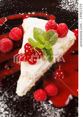 cheesecake with red currant and mint cheesecake with red currant and mint 14962359