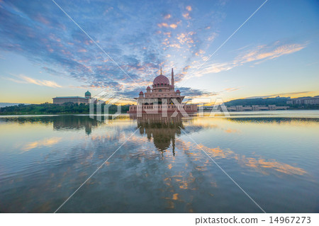Sunrise at Putra Mosque, Putrajaya Malaysia Sunrise at Putra Mosque, Putrajaya Malaysia 14967273