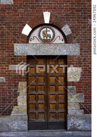 door in the san babila church 14967892