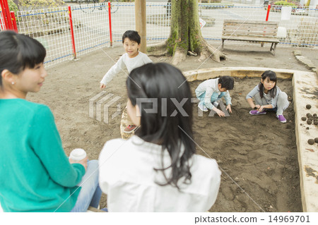 Elementary school student - friend 14969701