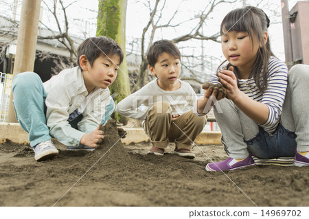 Elementary school student - friend 14969702