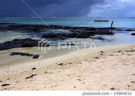 girl in mauritius 14969810