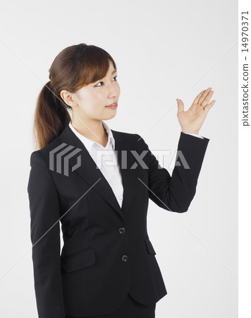 一個穿西裝的女人 一個穿西裝的女人 14970371