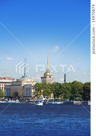 St. Petersburg. A view of the Admiralty through N 14970674