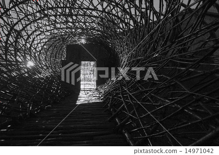 hole near the door 14971042