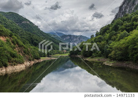 Cerna River 14971133